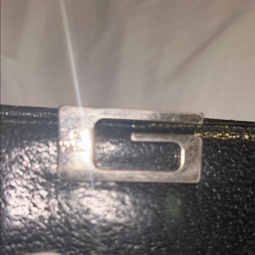 Authentic Vintage Gucci Black Grained Leather G Logo Bifold Wallet